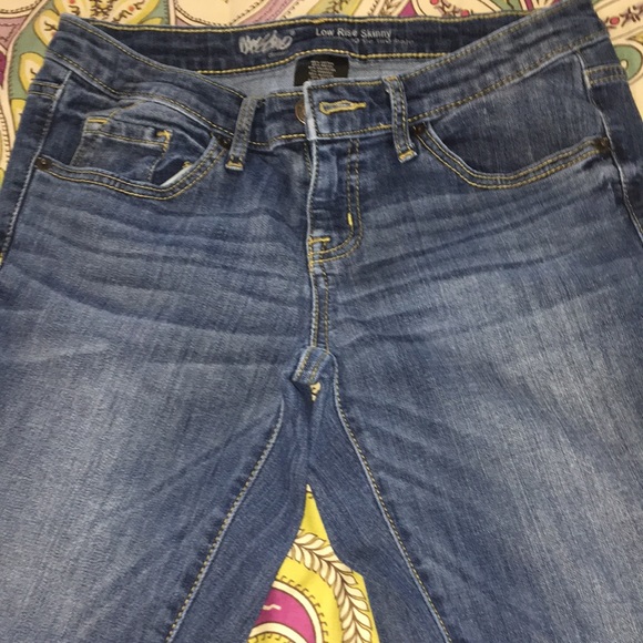 Jeans - Picture 2 of 5